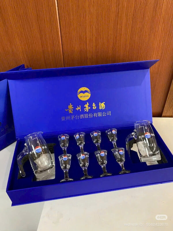 ly uống rượu Mao Đài